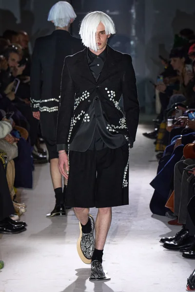 Look 11